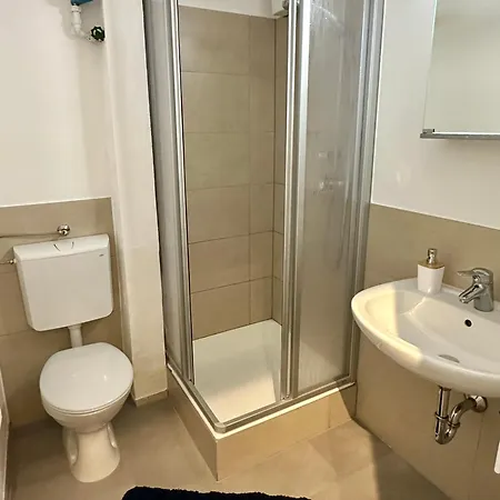 Modernes No 3 Mit Kueche Und Terrasse In *