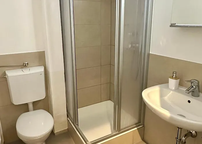 Modernes No 3 Mit Kueche Und Terrasse In *