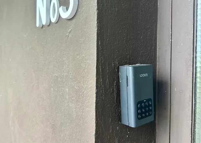 アパート Modernes No 3 Mit Kueche Und Terrasse In フルダ